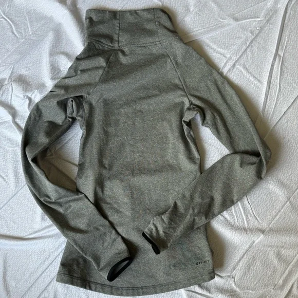 Nike Gray Long Sleeve Top - Picture 2 of 5